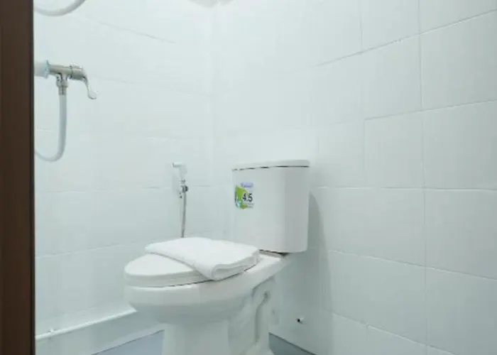 Апартаменты At Pranakorn - สามเสน